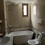 Ξενοδοχείο Dinasty