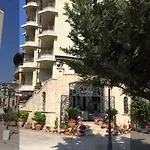 Dinasty Ξενοδοχείο