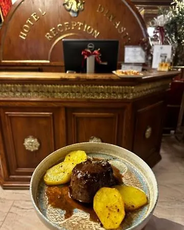 ديناستي تيرانا