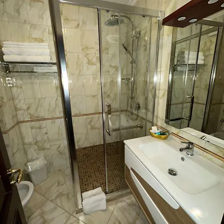 Hotel Dinasty 4*