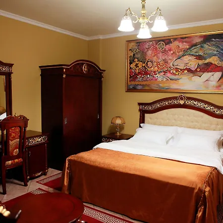 ديناستي تيرانا