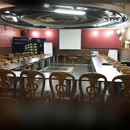 Dinasty מלון