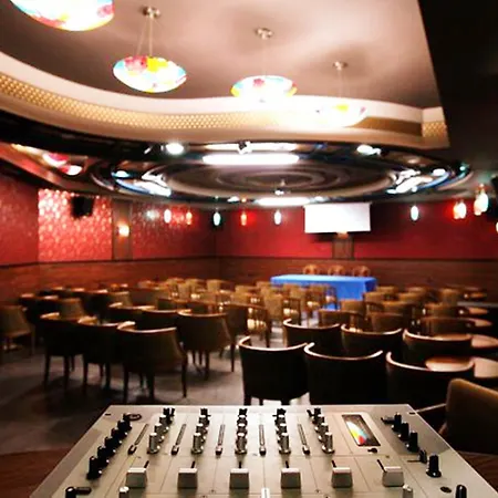 فندق ديناستي تيرانا