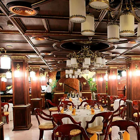 فندق ديناستي تيرانا