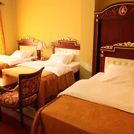 Hotel Dinasty 4*