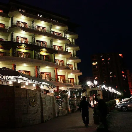 Dinasty Hotel