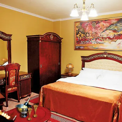 Dinasty Hotel 4*