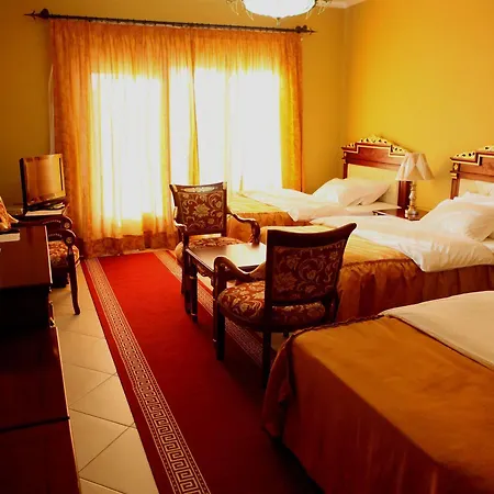 Dinasty Hotel 4*