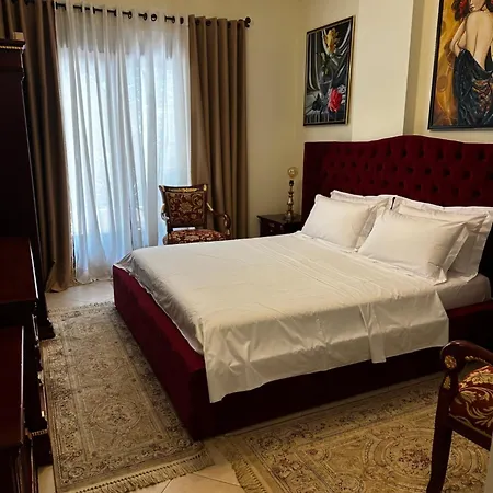 Dinasty טיראנה