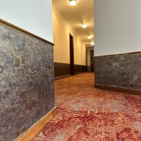 מלון Dinasty טיראנה