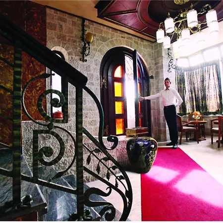 Dinasty מלון טיראנה