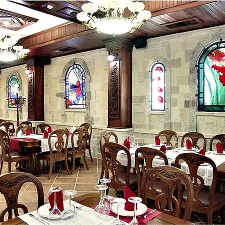 Dinasty טיראנה