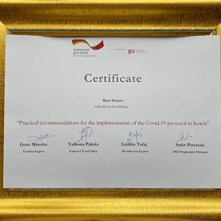 Dinasty טיראנה