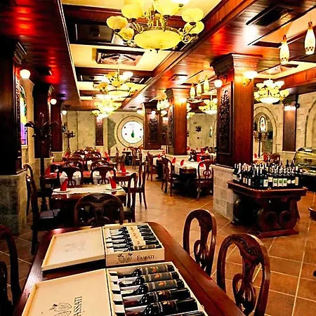 Hotel Dinasty 4*