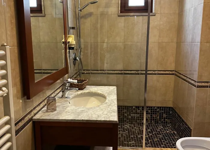 ديناستي تيرانا