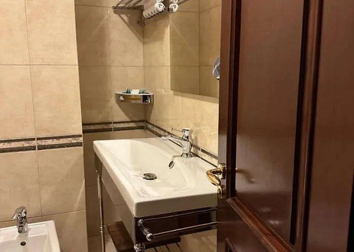 فندق ديناستي 4*