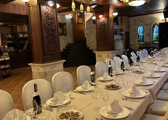 ديناستي تيرانا