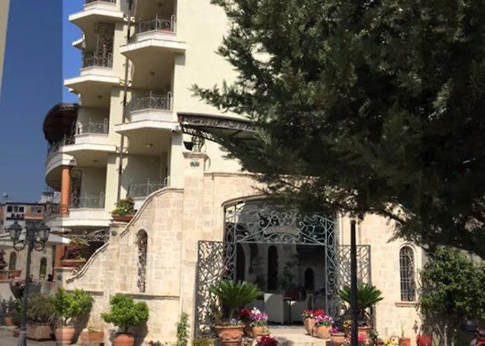 ديناستي فندق