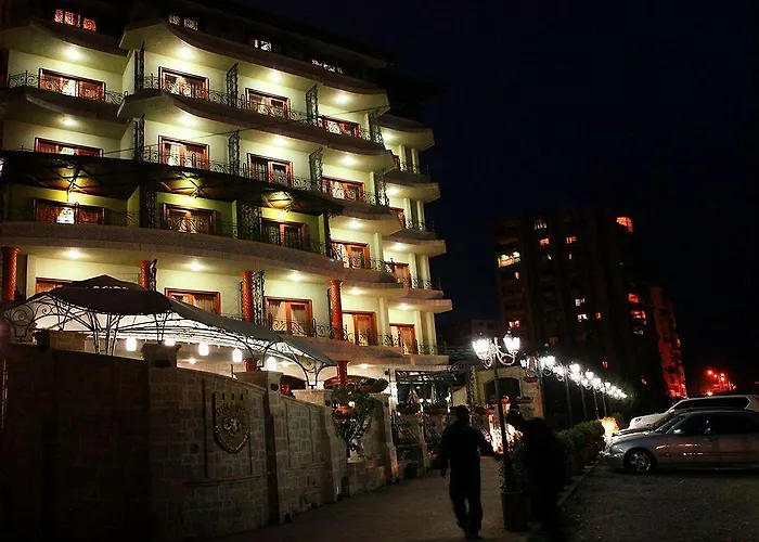 ديناستي فندق