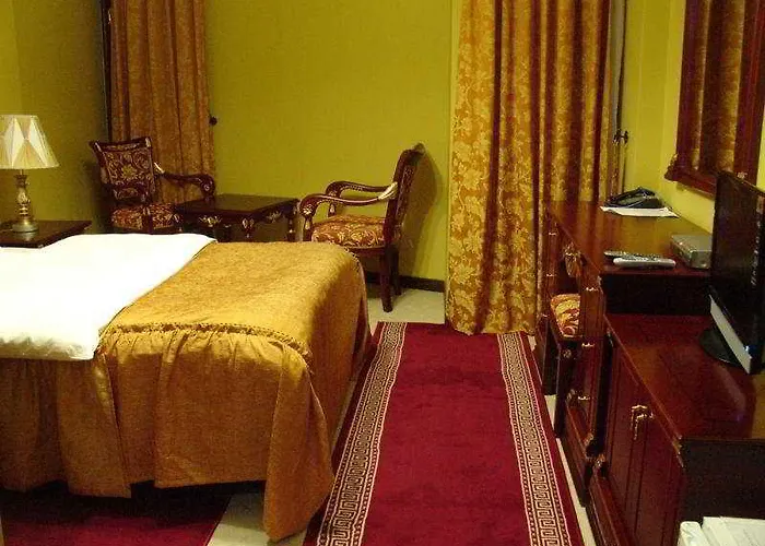 ديناستي تيرانا